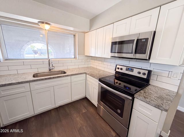 1430 E FLOSSMOOR Avenue, Mesa, AZ 85204