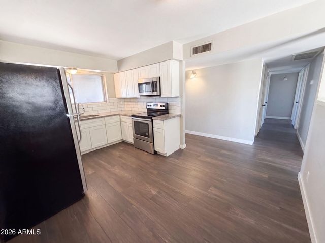1430 E FLOSSMOOR Avenue, Mesa, AZ 85204