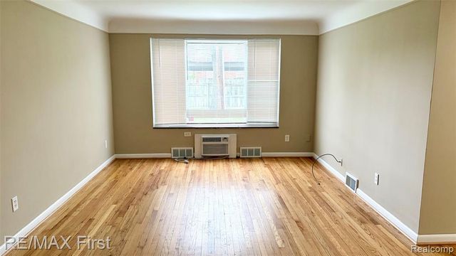1725 Gardenia Avenue, Royal Oak, MI 48067