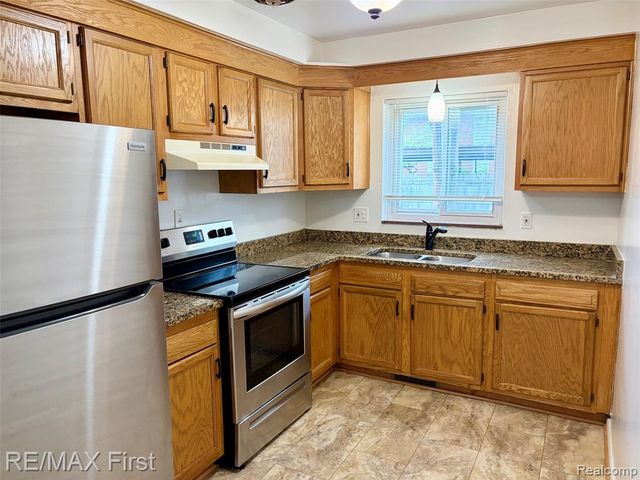 1725 Gardenia Avenue, Royal Oak, MI 48067