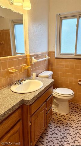 1725 Gardenia Avenue, Royal Oak, MI 48067