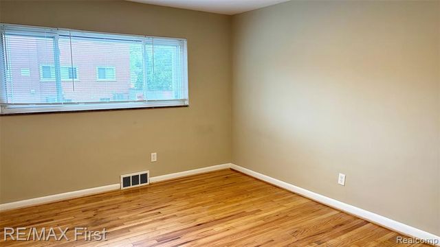 1725 Gardenia Avenue, Royal Oak, MI 48067