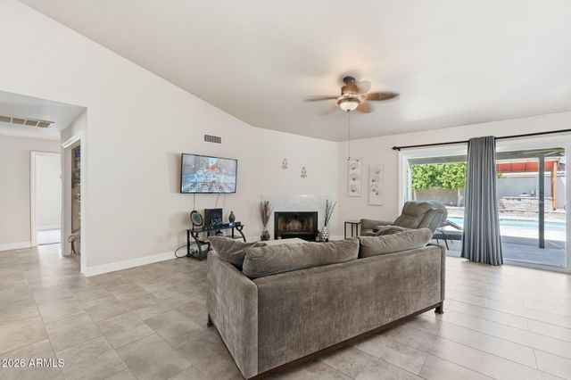 5536 E BEVERLY Lane, Scottsdale, AZ 85254