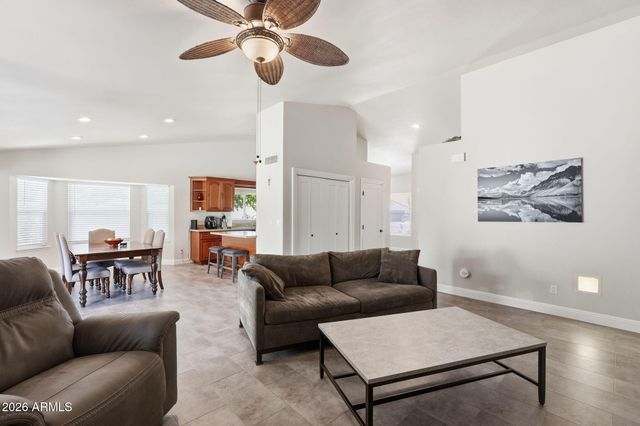 5536 E BEVERLY Lane, Scottsdale, AZ 85254