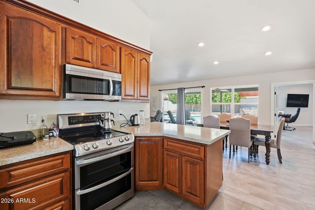 5536 E BEVERLY Lane, Scottsdale, AZ 85254
