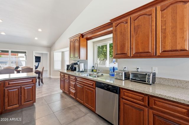 5536 E BEVERLY Lane, Scottsdale, AZ 85254