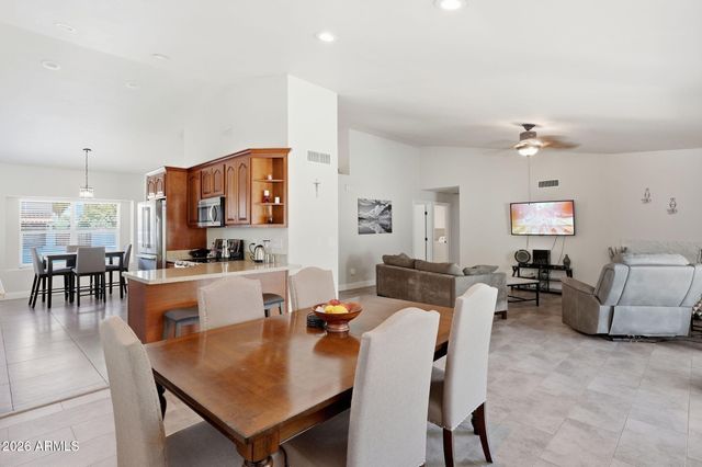 5536 E BEVERLY Lane, Scottsdale, AZ 85254