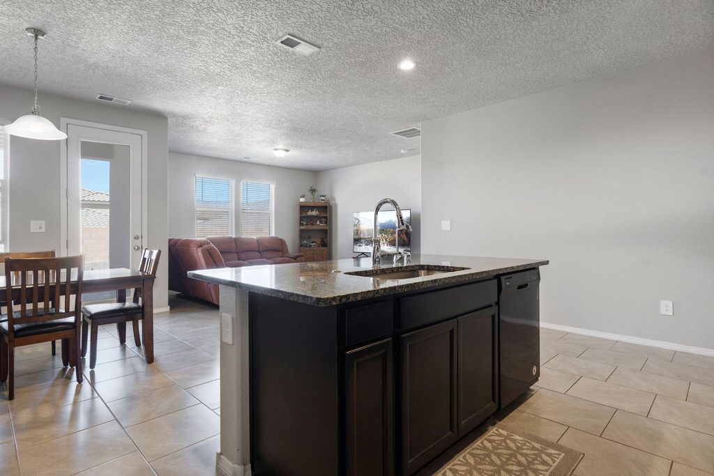 Image 12 of property listing at 2001 Canyon Wren Court SE, Albuquerque, NM 87123