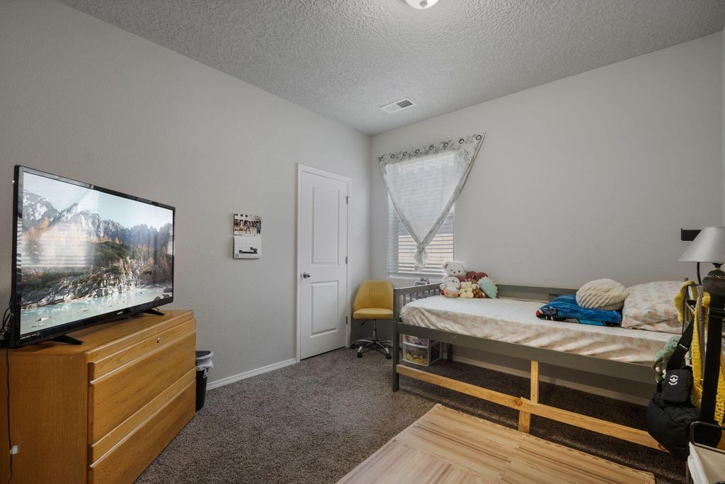 Image 21 of property listing at 2001 Canyon Wren Court SE, Albuquerque, NM 87123