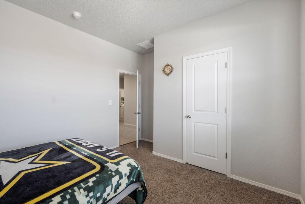 Image 26 of property listing at 2001 Canyon Wren Court SE, Albuquerque, NM 87123