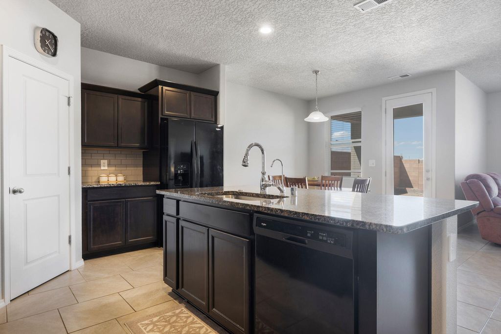 Image 3 of property listing at 2001 Canyon Wren Court SE, Albuquerque, NM 87123