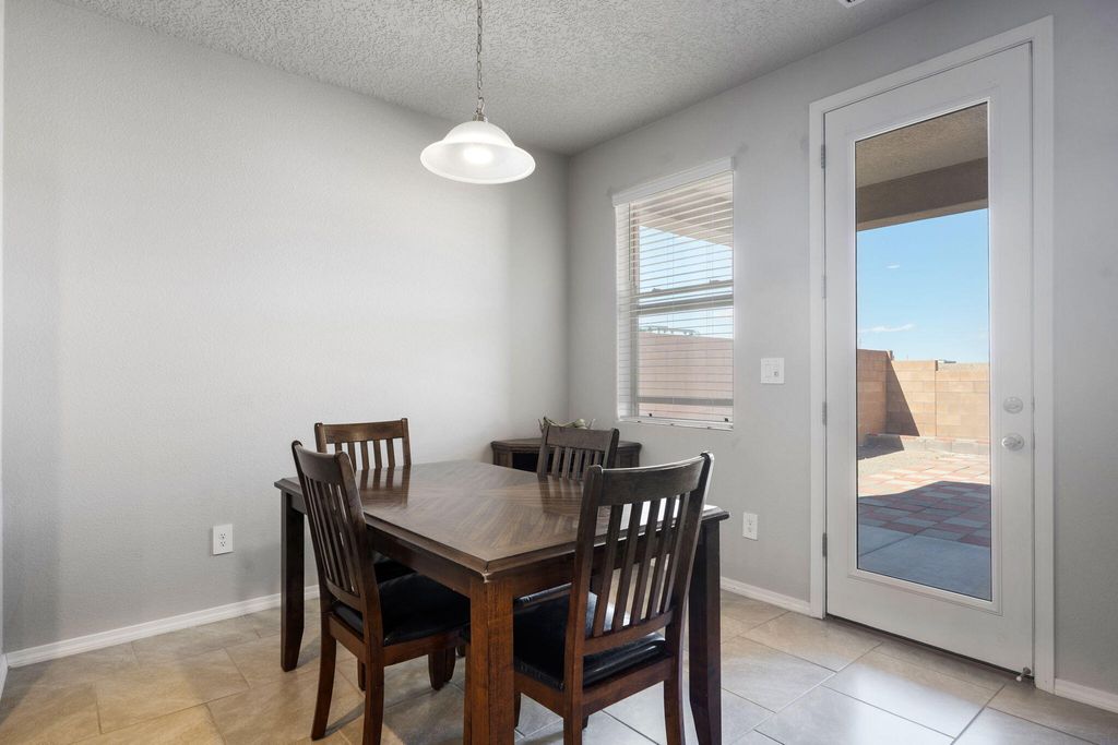 Image 4 of property listing at 2001 Canyon Wren Court SE, Albuquerque, NM 87123