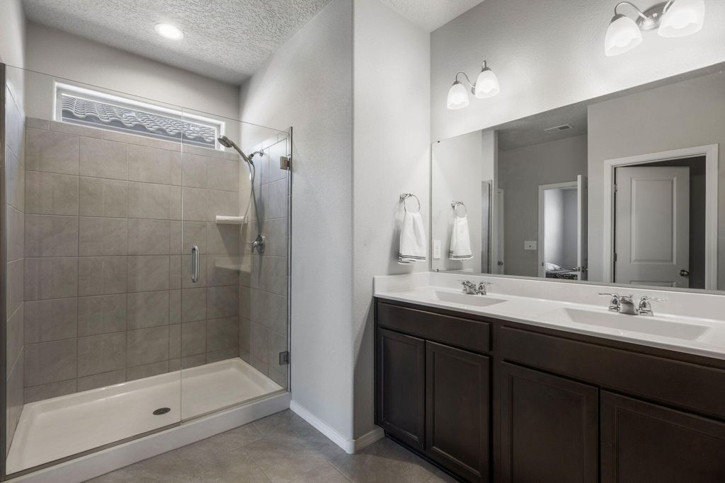 Image 5 of property listing at 2001 Canyon Wren Court SE, Albuquerque, NM 87123