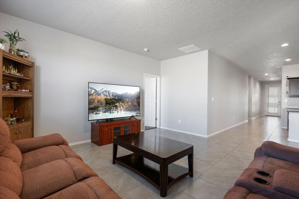 Image 9 of property listing at 2001 Canyon Wren Court SE, Albuquerque, NM 87123