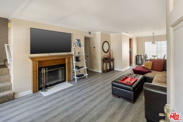 154 N Meridith Avenue 7, Pasadena, CA 91106