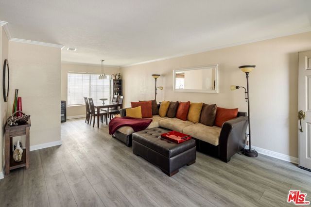 154 N Meridith Avenue 7, Pasadena, CA 91106