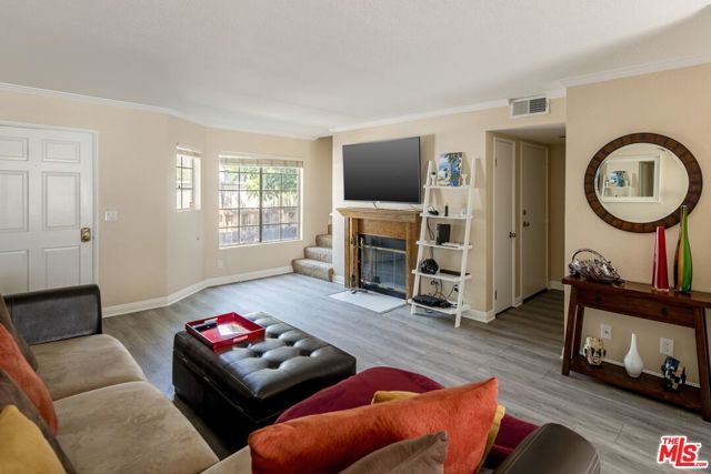 154 N Meridith Avenue 7, Pasadena, CA 91106