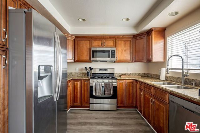 154 N Meridith Avenue 7, Pasadena, CA 91106