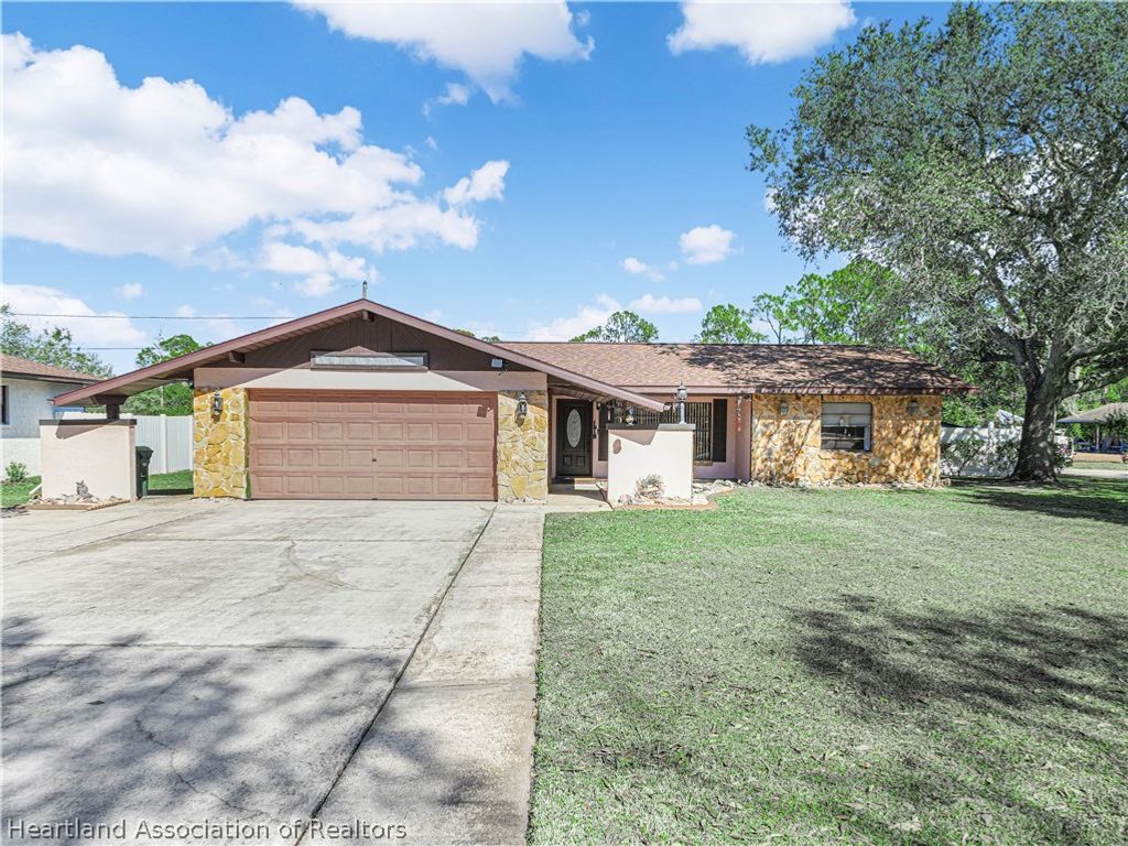 201 Dove Avenue, Sebring, FL 33870