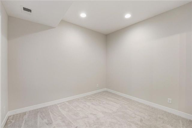 211 NW Orchard Court, Lee's Summit, MO 64063