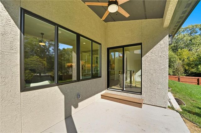 211 NW Orchard Court, Lee's Summit, MO 64063