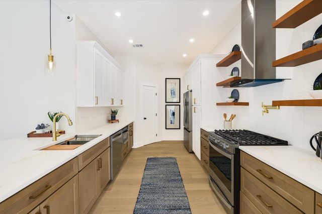 10217 Lindshire LN, Austin, TX 78748