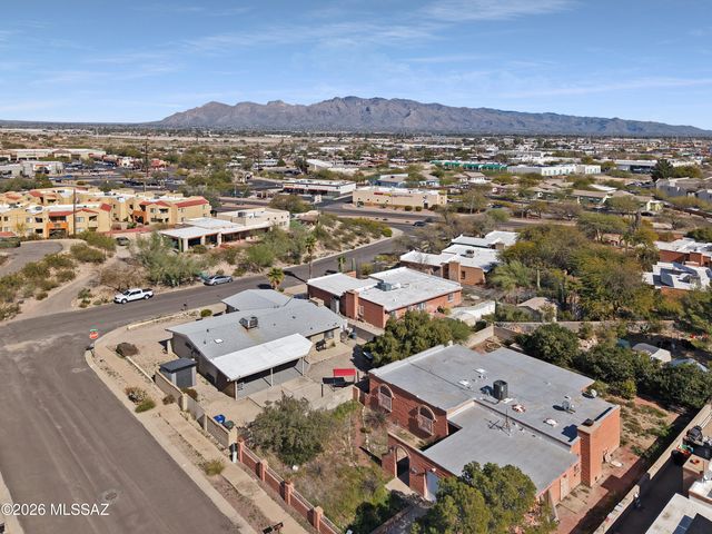 2121 W Ironwood Ridge Drive, Tucson, AZ 85745