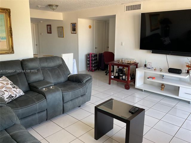 10801 SW 109th Ct D316, Miami, FL 33176