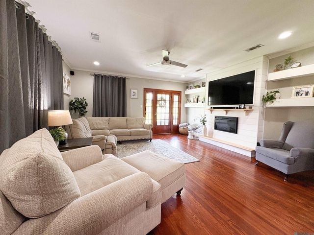 1109 Simon St, Vacherie, LA 70090