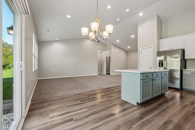5556 Pintail Lane, Greenwood, IN 46143
