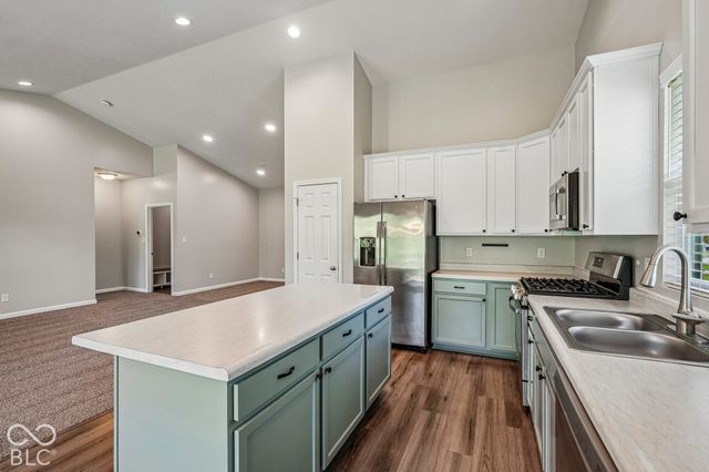 5556 Pintail Lane, Greenwood, IN 46143