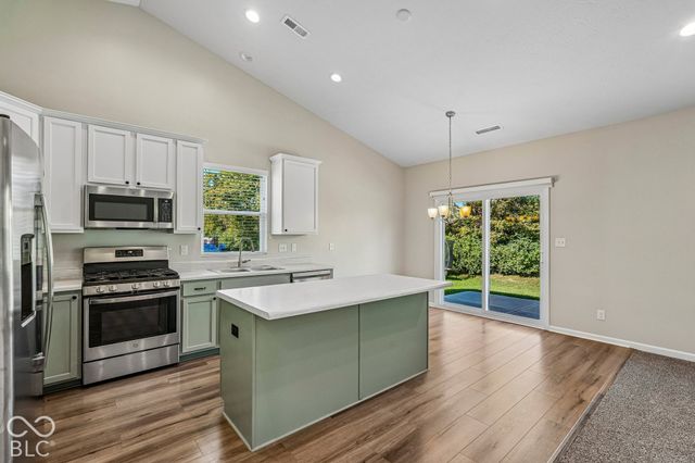 5556 Pintail Lane, Greenwood, IN 46143