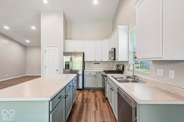 5556 Pintail Lane, Greenwood, IN 46143