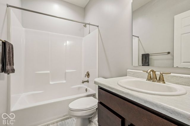 5556 Pintail Lane, Greenwood, IN 46143