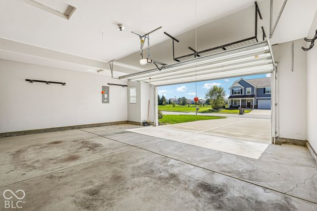 5556 Pintail Lane, Greenwood, IN 46143