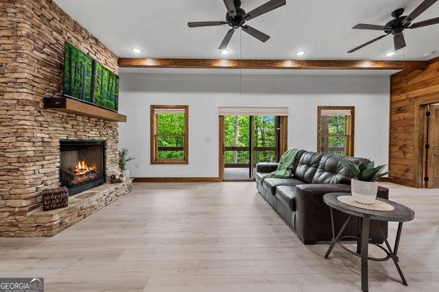 60 Weeks Lane, Ellijay, GA 30540