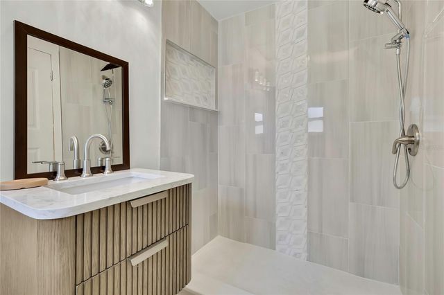 8424 STILLBROOK AVENUE, Tampa, FL 33615