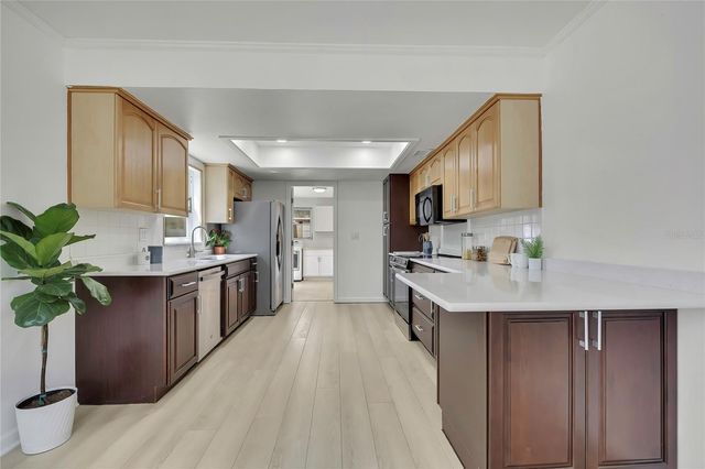 8424 STILLBROOK AVENUE, Tampa, FL 33615