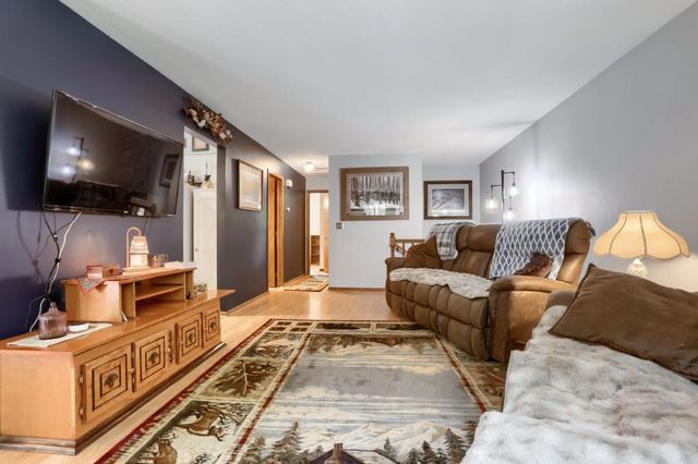 20512 7th Street NE, Cedar, MN 55011