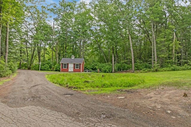 19 Whitneys Grove Road, Derry, NH 03038