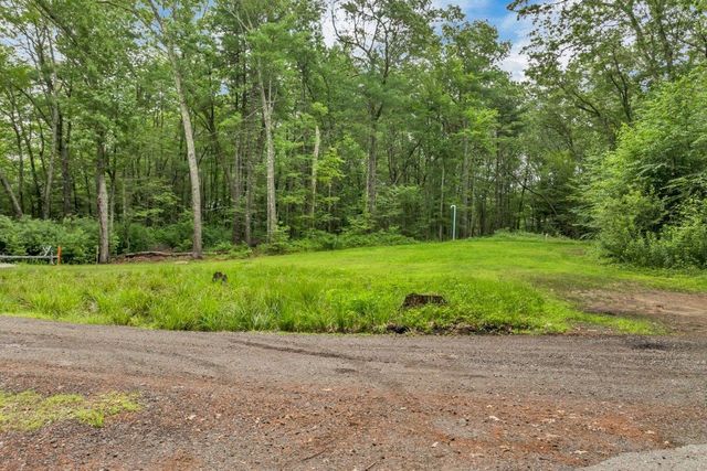 19 Whitneys Grove Road, Derry, NH 03038