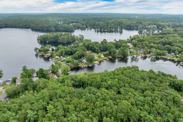19 Whitneys Grove Road, Derry, NH 03038