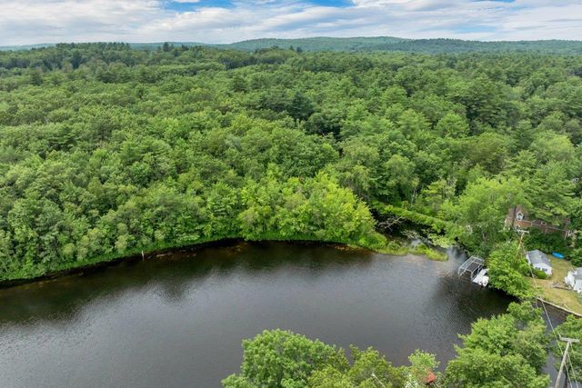 19 Whitneys Grove Road, Derry, NH 03038