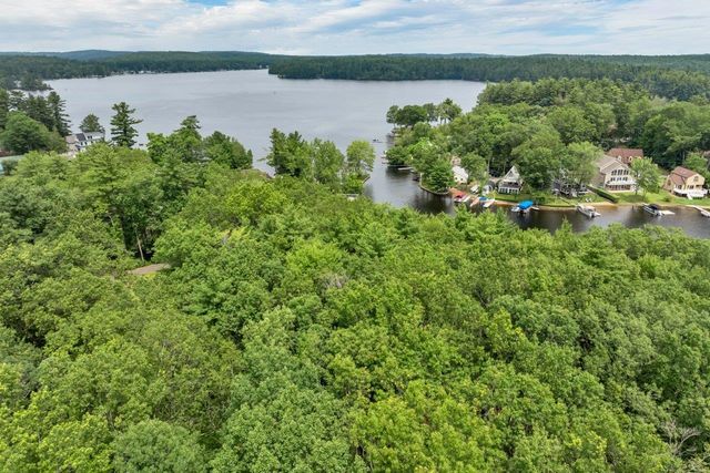 19 Whitneys Grove Road, Derry, NH 03038