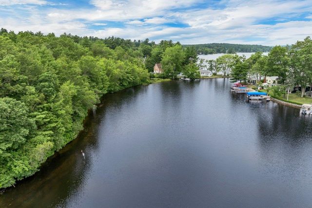 19 Whitneys Grove Road, Derry, NH 03038