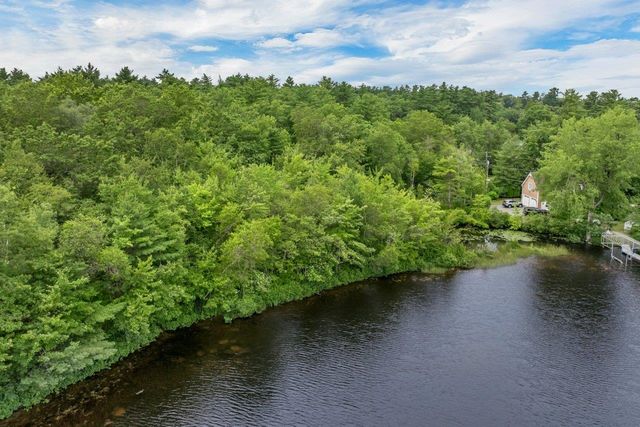 19 Whitneys Grove Road, Derry, NH 03038