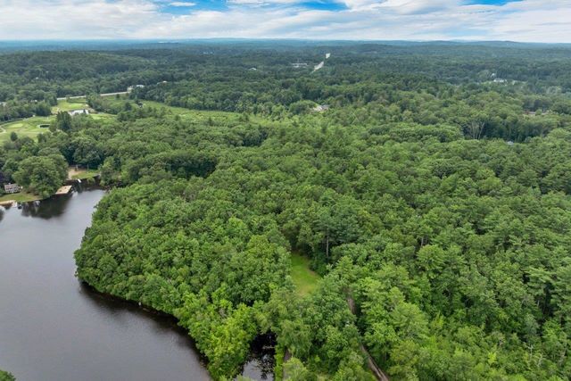 19 Whitneys Grove Road, Derry, NH 03038