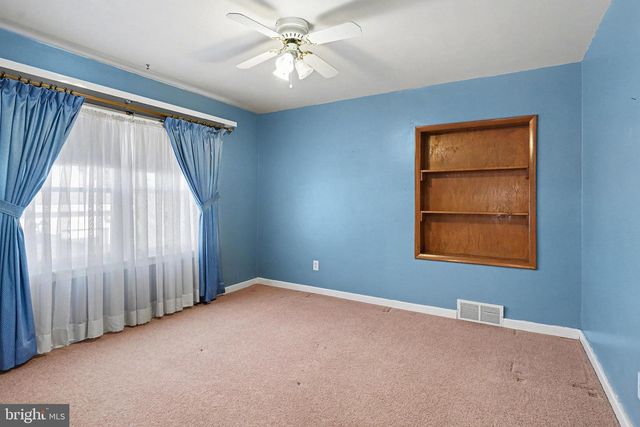 5113 EARL DR, Harrisburg, PA 17112