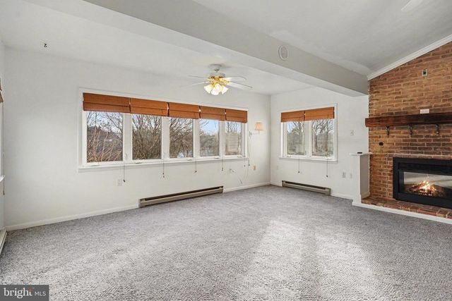 5113 EARL DR, Harrisburg, PA 17112