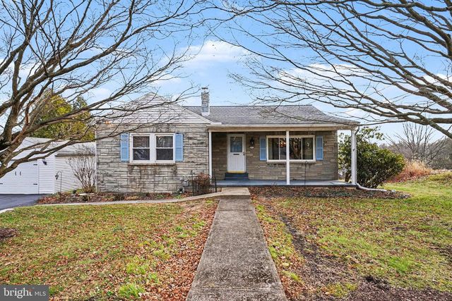 5113 EARL DR, Harrisburg, PA 17112